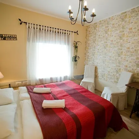 Vandrarhem Oldhouse *